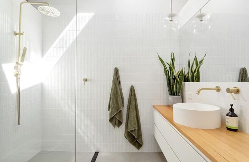 Trevallyn House | Elegant Haven in the Heights with Scenic Views & Family Amenities