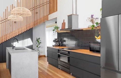 Trevallyn House | Elegant Haven in the Heights with Scenic Views & Family Amenities