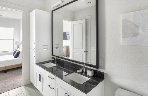 North Loop Apartment | Modern Apartment with Kitchen in Central Location