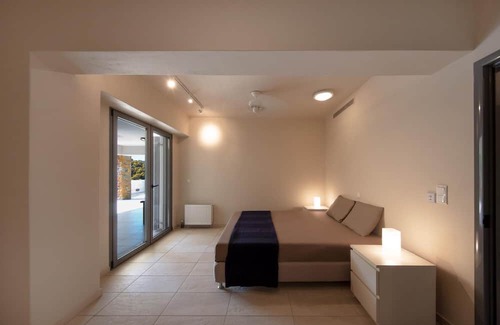 Katakali Apartment | Cozy 1st Floor at Crystal View Villa with Family Amenities