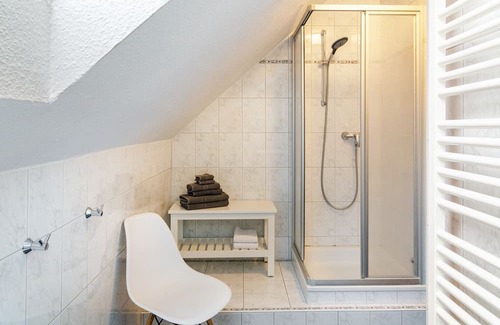 Rustersiel Apartment | Comfortable Apartment 'Ferienwohnung Kornspeicher' with Wi-Fi