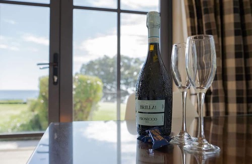 Pitone House | Coastal Retreat at The Bungalow with Family-Friendly Amenities