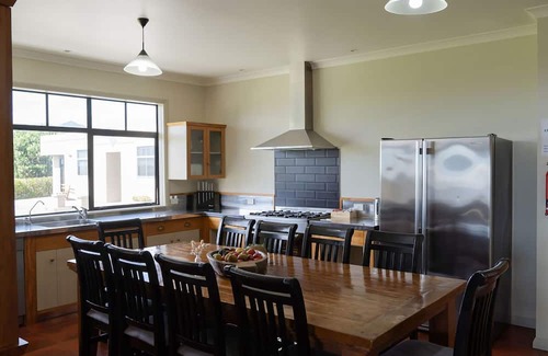 Pitone House | Coastal Retreat at The Bungalow with Family-Friendly Amenities