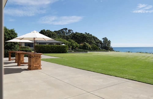 Pitone House | Coastal Retreat at The Bungalow with Family-Friendly Amenities