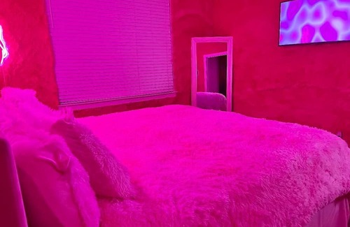 Willow Meadows/Willowbend Area Apartment | Luxury Apartment Near NRG Stadium!