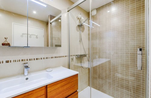 Quartier de Javel Apartment | Inviting Flat in Paris' 15th Arrondissement - Welkeys