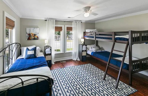 Coalfield House | Elegant Victorian Retreat at Windrock Mountain, Rated 10/10