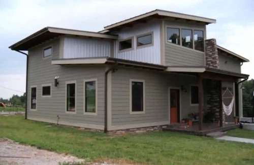 Drake House | Explore Mammoth Cave & Corvette Retreats with Family Amenities