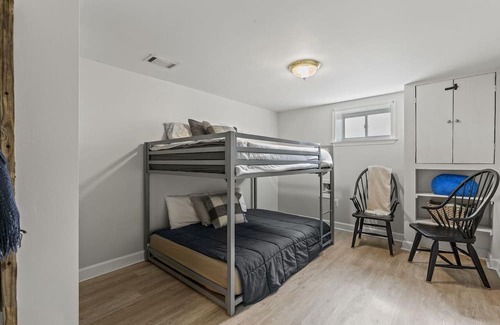 Seminary Hill House | The Latham Cape Cod of Alexandria:15min to OldTown