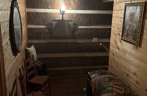 Hestand Cabin | Top-Rated Whippoorwill Hollow on Kettle Creek for Families