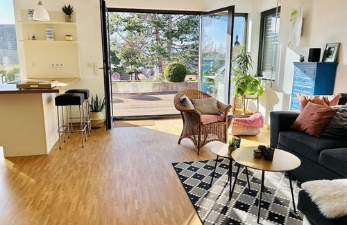 Sommerhausen Apartment | Relax at Sunset Lounge with Ocean Views and Pool Access