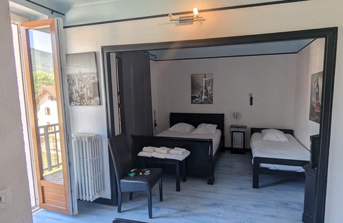 Lully Apartment | Cozy Le Balandri: Independent Room for 4 with Breakfast