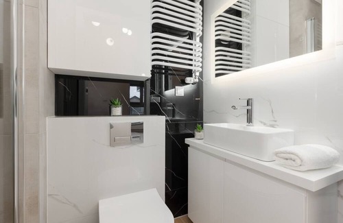 Warsaw Apartment | Coopera 7F: Family-Friendly Apartment with Garden in Warsaw