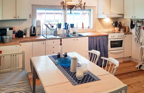 Bodarne House | Charming 4-Star Holiday Home in SÖDERALA with Kitchen