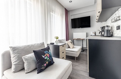 Bomonti Apartment | Central Studio: Steps from Bomontiada & City Access