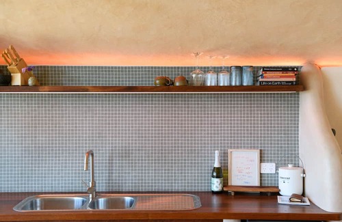 Willunga House | Exceptional EarthBnb Willunga: Family-Friendly Retreat