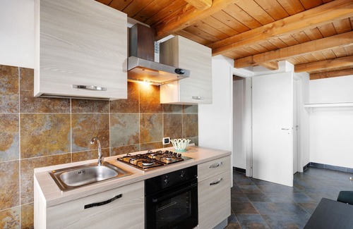 Fisciano Apartment | Welcoming Apartment 'Parco San Lorenzo 3' with Balcony