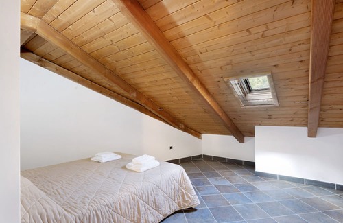Fisciano Apartment | Family-Friendly Apartment with Balcony in Parco San Lorenzo
