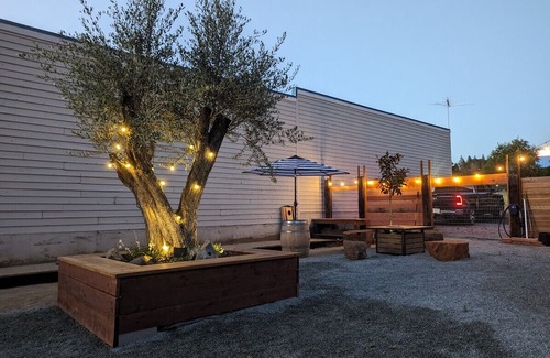 Placerville Apartment | Pet-Friendly Yaki #2 Harper Inn: Modern 1 Bedroom Retreat