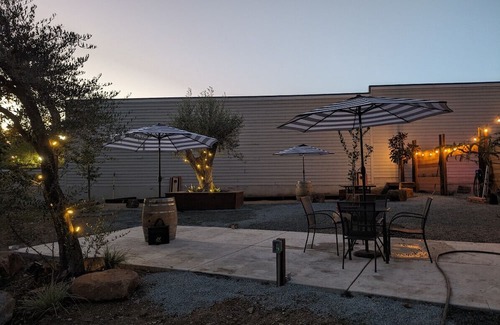 Placerville Apartment | Pet-Friendly Yaki #2 Harper Inn: Modern 1 Bedroom Retreat