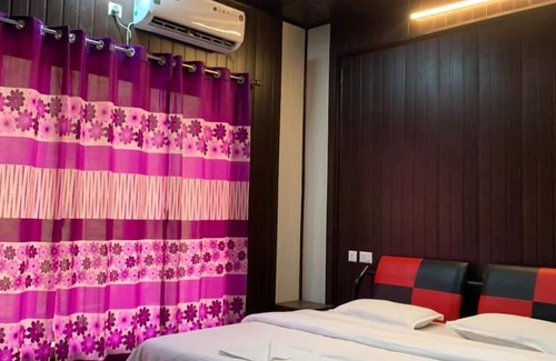 Medha Hotel | Discover The Shelar's Royal Inn: Family-Friendly Escape