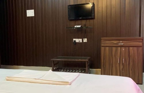 Medha Hotel | Discover The Shelar's Royal Inn: Family-Friendly Escape