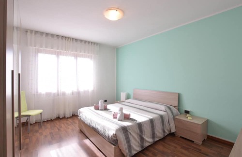 Lamon Apartment | Enjoy Breathtaking Countryside Views in Our Family Apartment