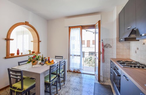 Lamon Apartment | Enjoy Breathtaking Countryside Views in Our Family Apartment