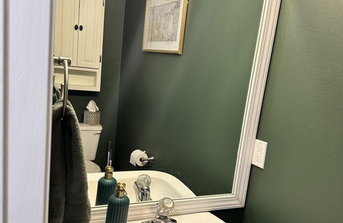 Richfield House | Centrally located house in Richfield minutes from MOA, MSP, shops, restaurants