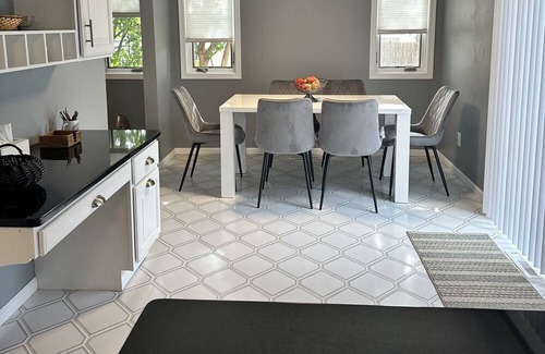 Richfield House | Centrally located house in Richfield minutes from MOA, MSP, shops, restaurants