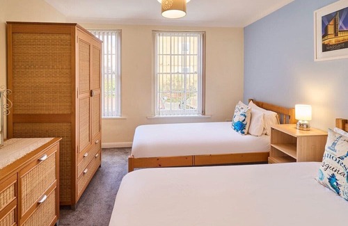 Margate Old Town Cottage | Discover Cobb Court: Perfect for Families and Pets
