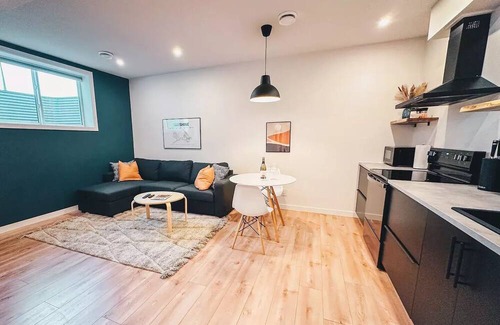 Cochrane House | Modern Suite Steps from the Rockies, Family-Friendly Escape