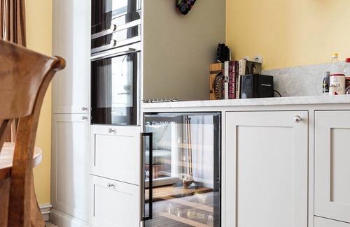 Katarina-Sofia Apartment | Family Flat in Trendy Sofo with Hot Tub & Breakfast Included