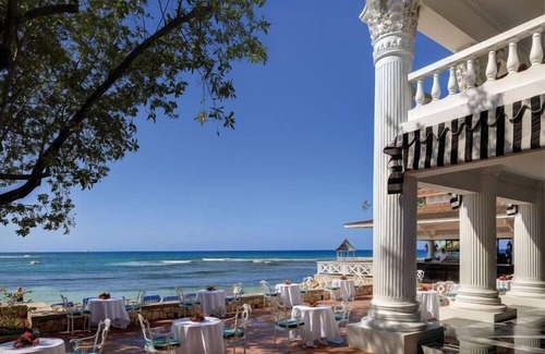 Montego Bay Resort | Relaxing Villa w/ Free WiFi, Fitness Center, Spa Access & Cocktail Lounge