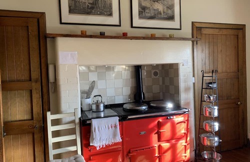 Helensburgh House | Enchanting Fairytale House with Clyde Views, Rated 10/10