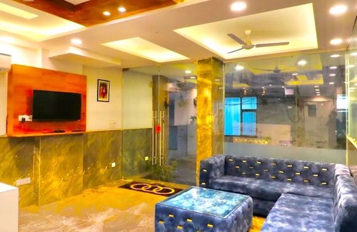 South West Hotel | Convenient Hotel Glory Near Delhi Airport with Pool & Spa