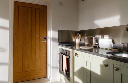 Offham Apartment | Discover The Studio: A Serene Retreat in South Downs