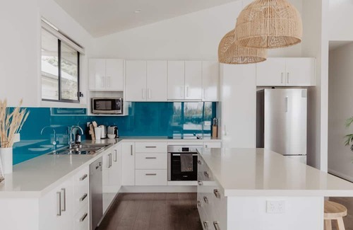 Mollymook Cabin | Relaxing Oceanfront Retreat at The Boat Abode in Mollymook
