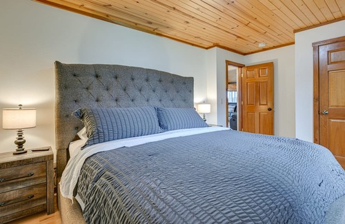 Holcombe Cabin | Waterfront Holcombe Retreat with Game Room for Families