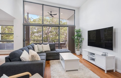 North Haven Apartment | North Heaven - Modern Apartment with Balcony & Pool Access