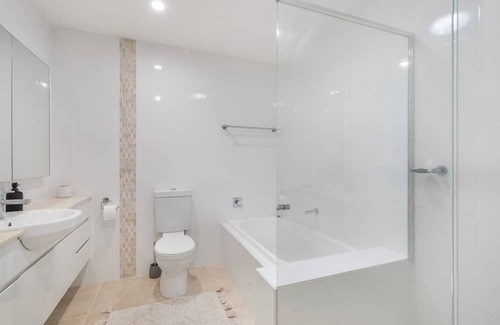 North Haven Apartment | North Heaven - Modern Apartment with Balcony & Pool Access