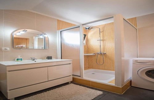 Praia do Norte House | Cozy Blue House with Ocean View & Breakfast Included