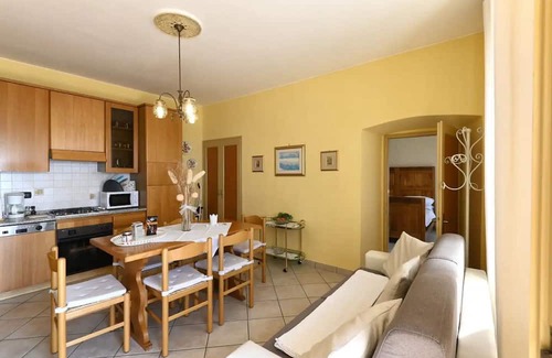 Oldesio Apartment | Lake View Apartment 'Kristi' with Private Terrace & Wi-Fi