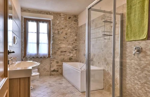 Oldesio Apartment | Lake View Apartment 'Il Grano' with Private Terrace & Wi-Fi