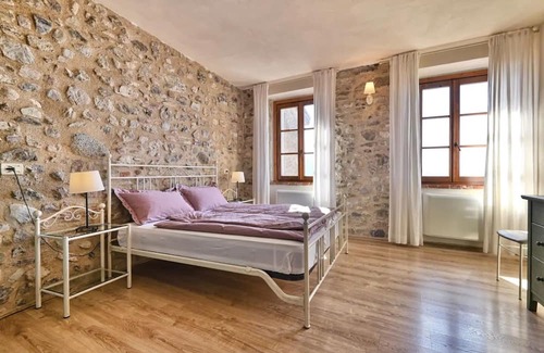 Oldesio Apartment | Lake View Apartment 'Il Grano' with Private Terrace & Wi-Fi