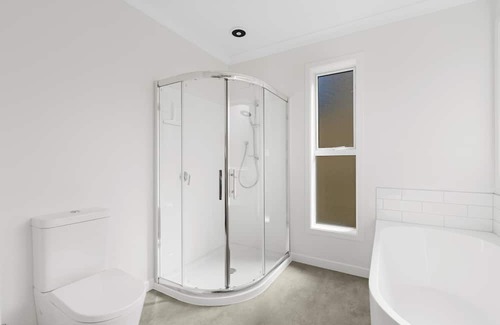Richmond Heights House | Sparkly and New with wi-fi and 2 minutes to Botanical Gardens
