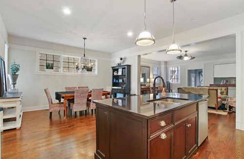 Libertyville House | Luxury home w/ rooftop & porch RIGHT in downtown Libertyville ★ Near Naval Base