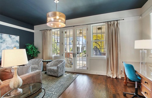 Libertyville House | Luxury home w/ rooftop & porch RIGHT in downtown Libertyville ★ Near Naval Base