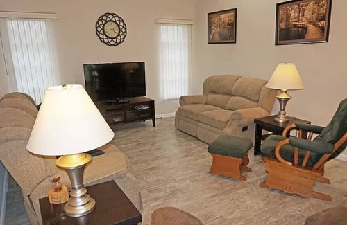 Deep Creek House | Exceptional Snowbird Pool Home with Breakfast & Child-Friendly
