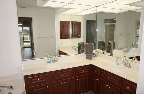 Deep Creek House | Exceptional Snowbird Pool Home with Breakfast & Child-Friendly